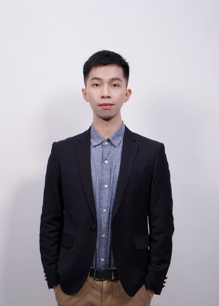 李健龙